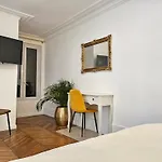 New High stay champs Elysées
